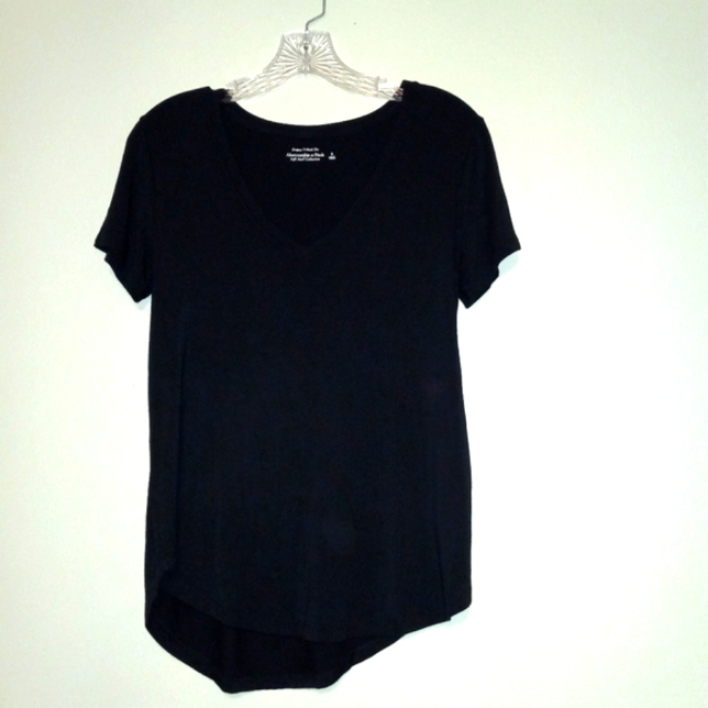 Abercrombie & Fitch Drapey V-Neck Tee Soft AF Women's small BLACK